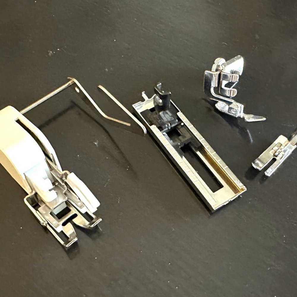 Lot of Low Shank Sewing Machine Presser Feet, incl Walking Foot, Button Hole